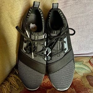 Under Armour Threadbone Shift sneakers